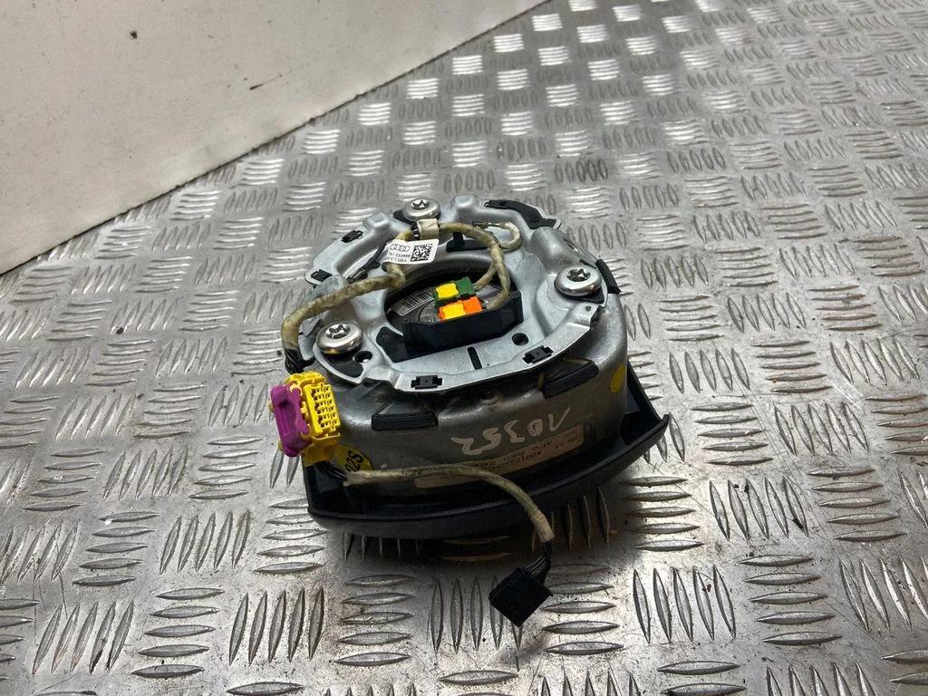 Steering wheel airbag 4F0880201S