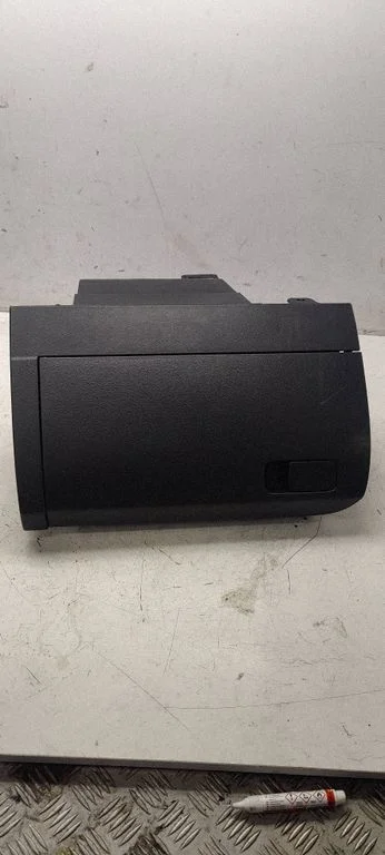 Glove box – Volkswagen Polo V 6R (2009-2017)