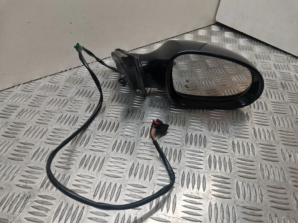 Esiukse elektriline välispeegel 3C0857934