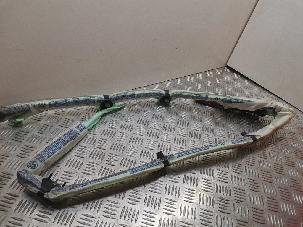 Roof airbag – Volkswagen Passat B6 (2005-2010)