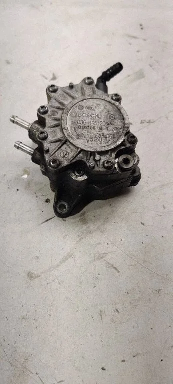 Vacuum pump 03G145209c