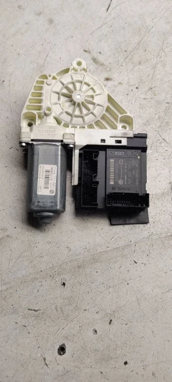 Front door window regulator motor 1k0959702r