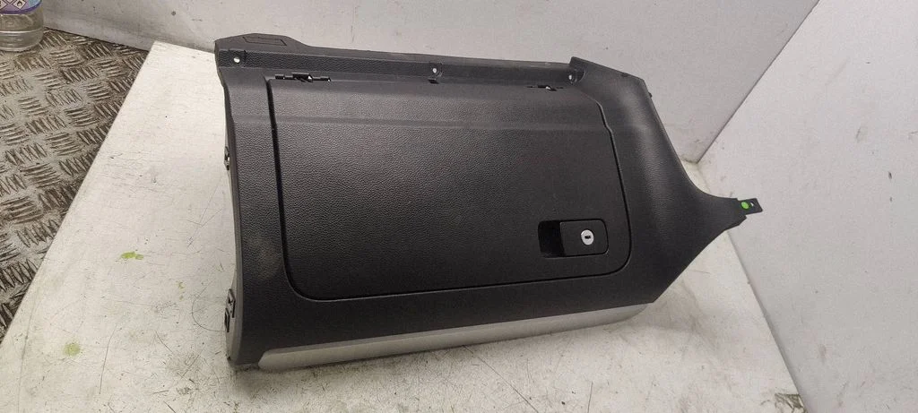Glove box 1K1857290