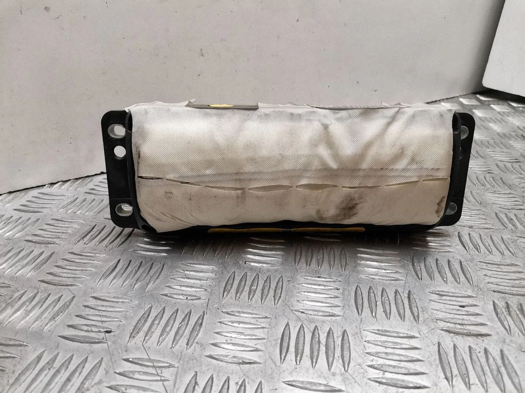 Kõrvalistuja turvapadi 30355699A