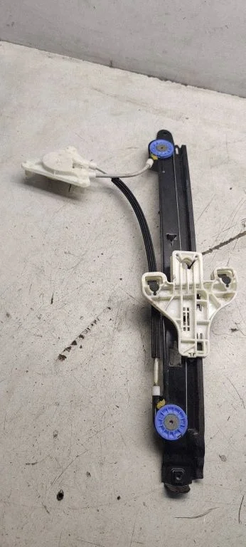 Galinio el. lango pakėlimo mechanizmas be varikliuko