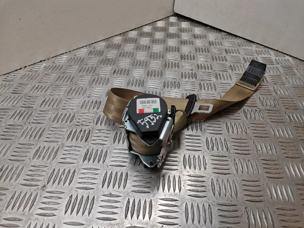 Rear seatbelt 609211600000090H