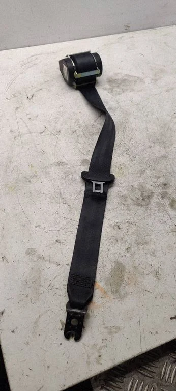 Aizmugurējā drošības josta 5E9857447B