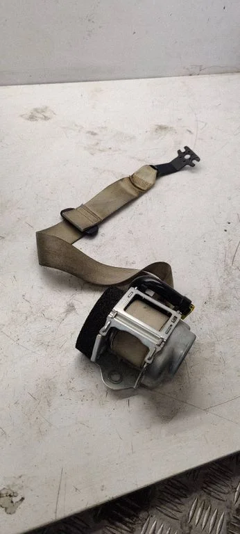 Tagumine turvavöö 3g9857805e