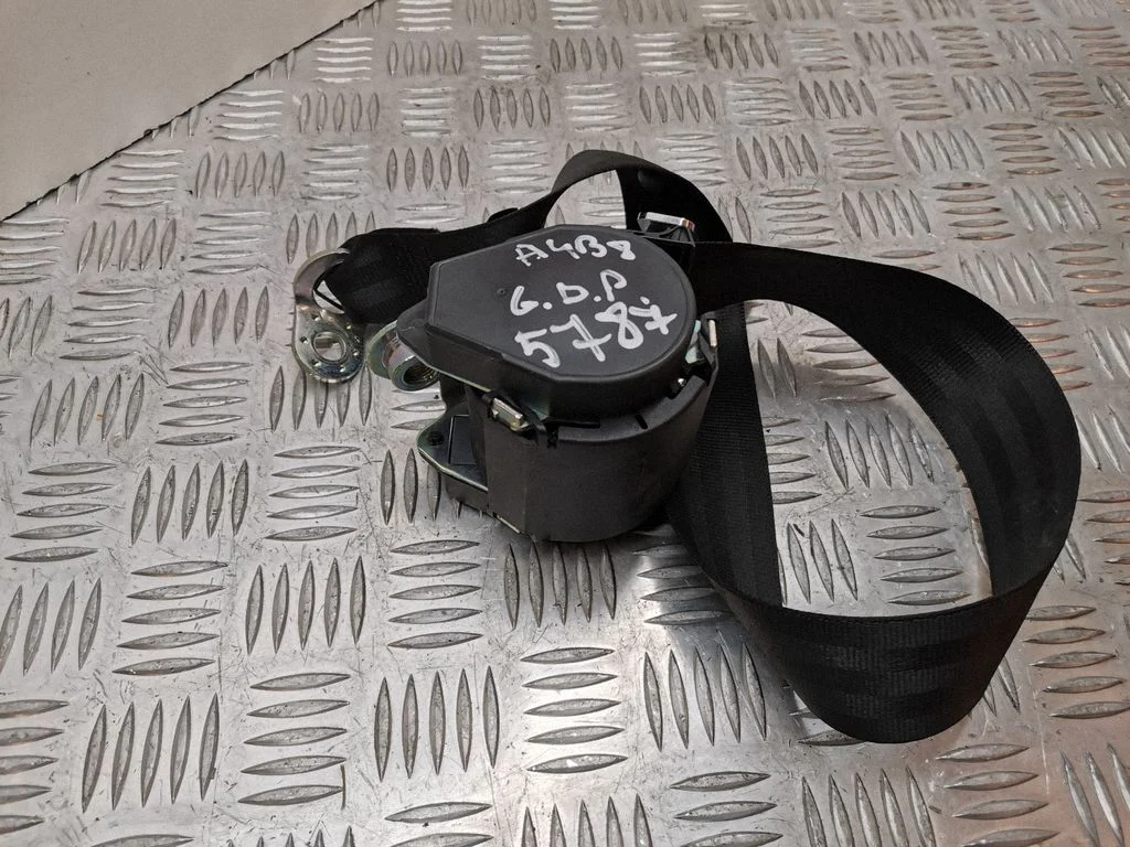 Rear seatbelt 61030700