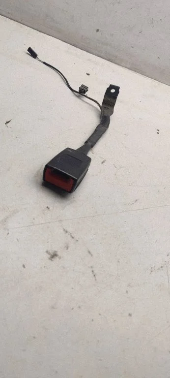 Front seatbelt buckle – Volkswagen Passat CC (2008-2016)