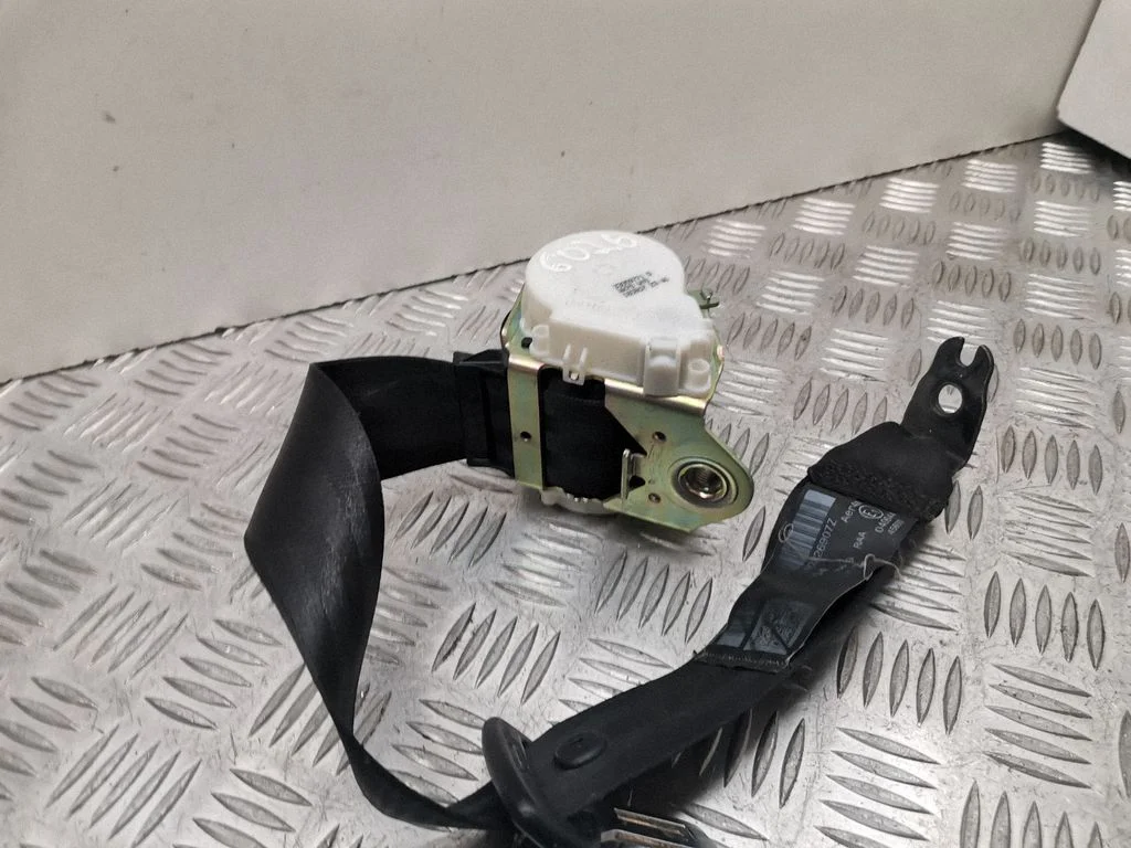 Rear seatbelt – Volkswagen Passat B6 (2005-2010)