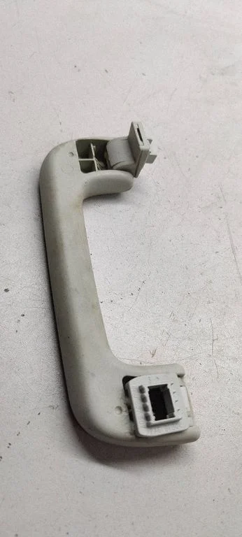 Front interior roof grab handle – Audi A4 Allroad B8 (2008-2016)