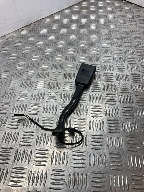Front seatbelt buckle – Volkswagen Passat B6 (2005-2010)