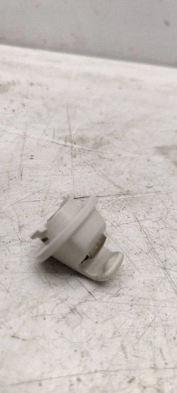 Sun visor clip/hook/bracket 5G0857561B