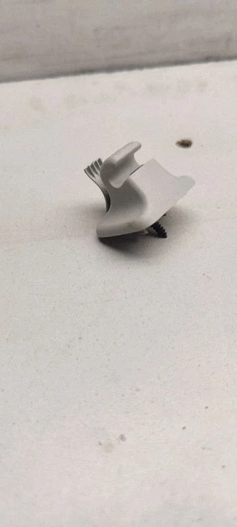 Sun visor clip/hook/bracket 1k0837561