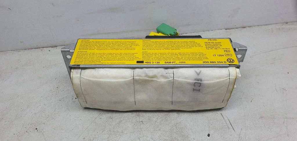 Passenger airbag – Volkswagen Phaeton (2002-2016)