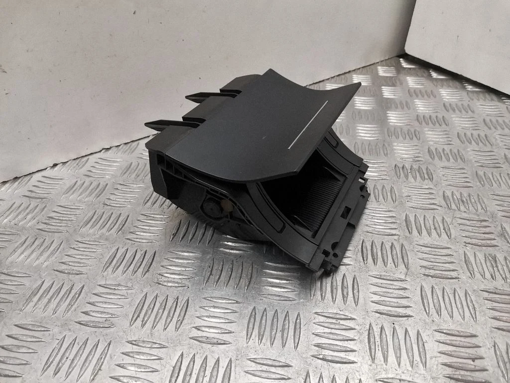 Car ashtray 1Z1863077A