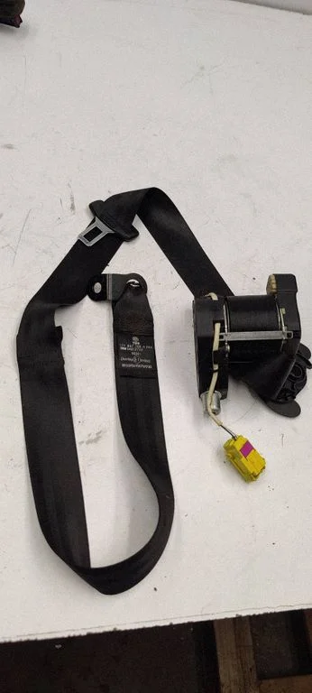Front seatbelt – Volkswagen Touran I (2003-2010)