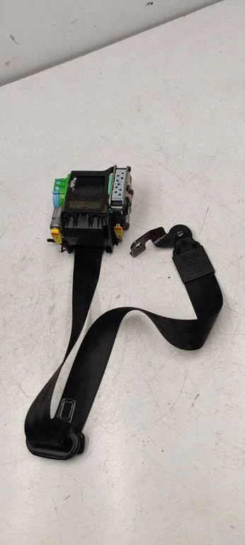 Front seatbelt – Audi Q5 SQ5 8R (2008-2017)