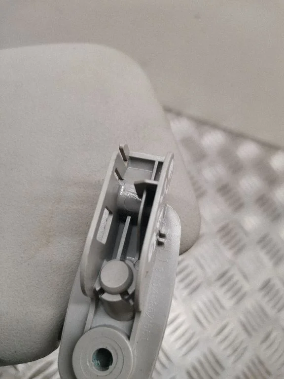 Päikesesirm 8E0857551