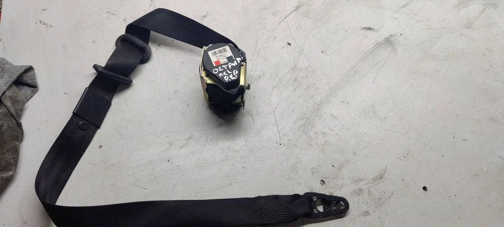 Front seatbelt – Skoda Octavia Mk2 (1Z) (2004-2013)