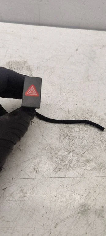 Hazard light switch – Volkswagen Jetta VI (2011-2018)