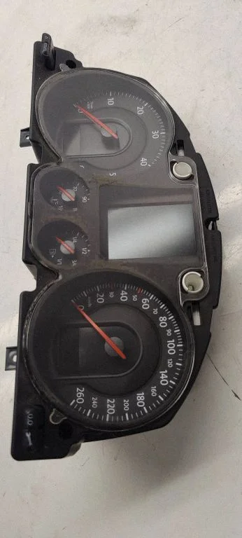 Speedometer (instrument cluster) – Volkswagen Passat CC (2008-2016)