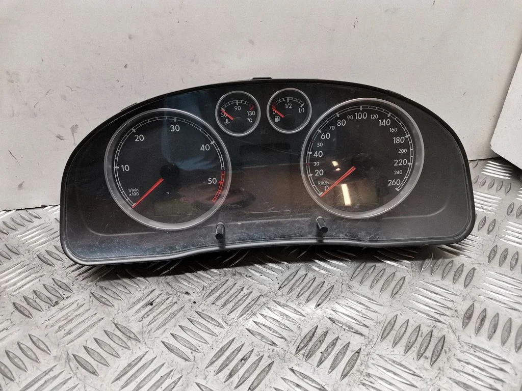 Speedometer (instrument cluster) VWZ7Z0A3658969