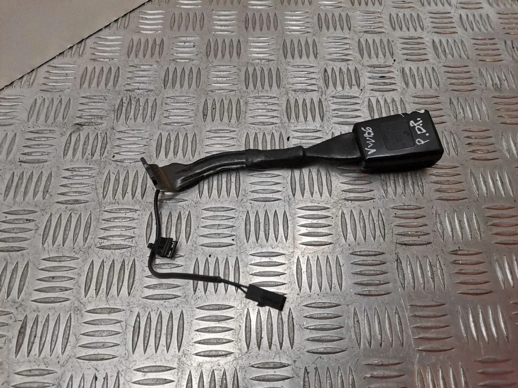 Front seatbelt buckle – Volkswagen Passat CC (2008-2016)