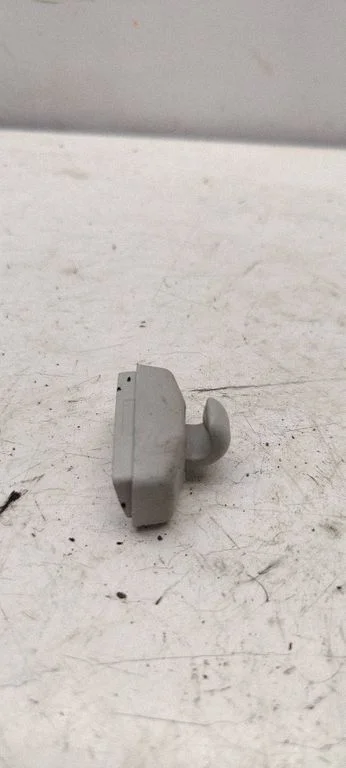 Sun visor clip/hook/bracket 3B0857561B