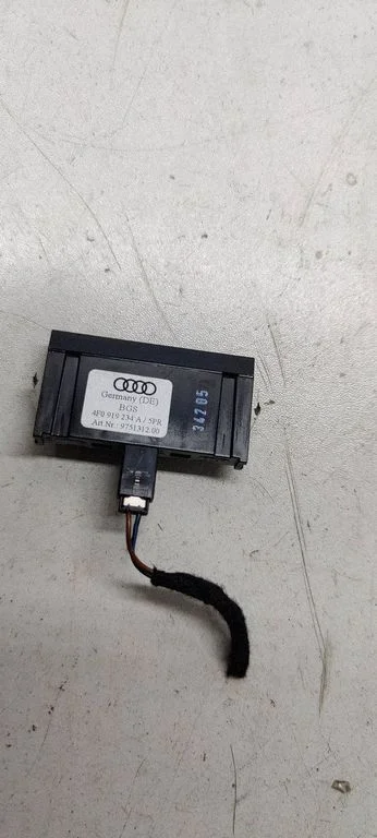 Passenger airbag on/off switch – Audi A6 Allroad C6 (2006-2011)
