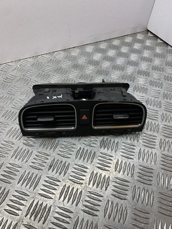 Dash center air vent grill 5K0819728N