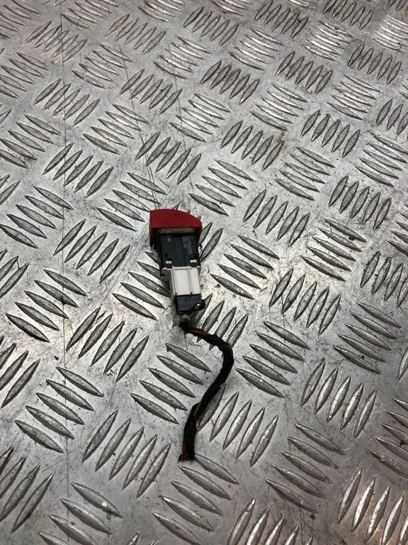 Hazard light switch 1Z0953235A