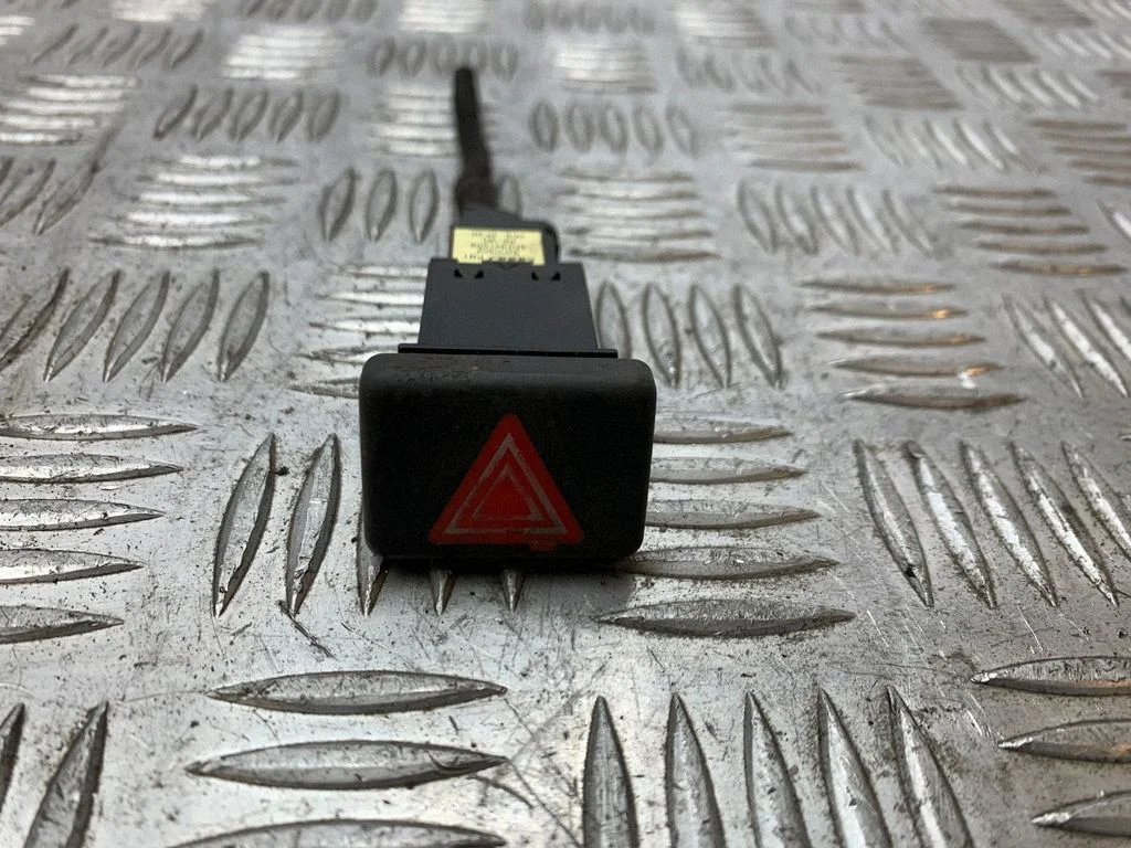 Hazard light switch 8E09411509