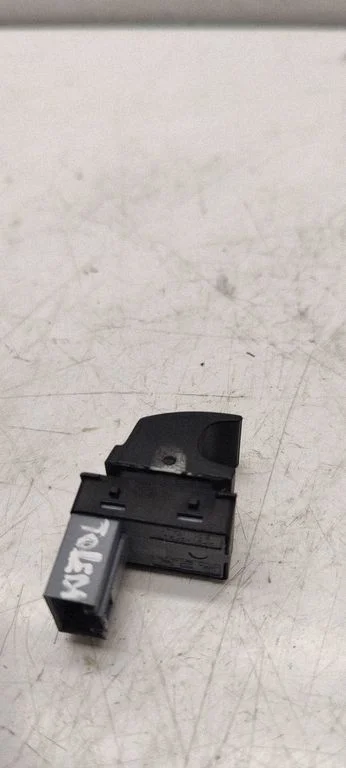 Elektrisko logu slēdzis 7L6959855B
