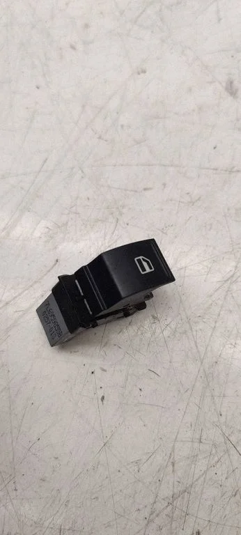 Elektrisko logu slēdzis 7L6959855B