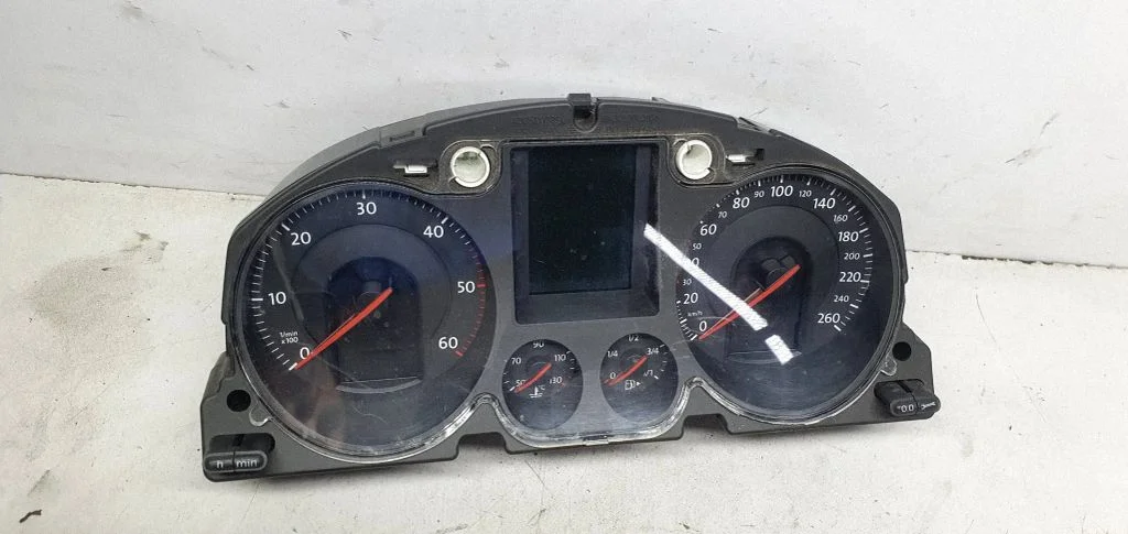 Speedometer (instrument cluster) – Volkswagen Passat CC (2008-2016)