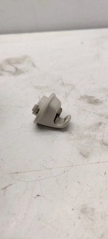 Sun visor clip/hook/bracket 5G0857561B