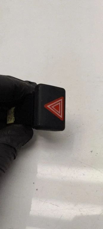 Hazard light switch 8e0941509