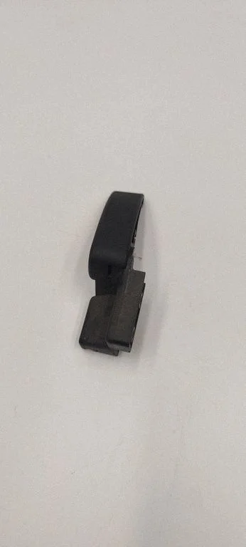 Engine bonnet (hood) release handle 1H1823533