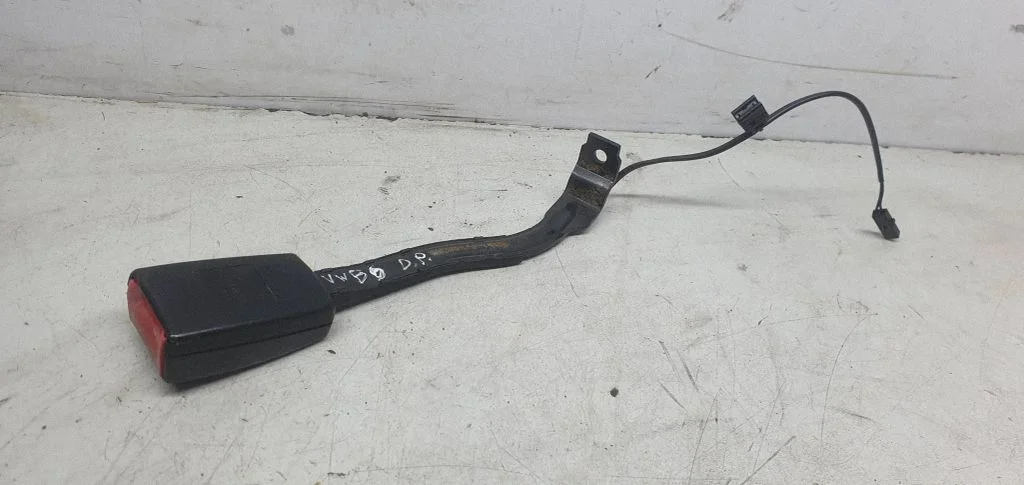 Front seatbelt buckle – Volkswagen Passat B6 (2005-2010)