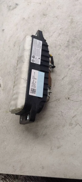 Passenger airbag 5K0880204