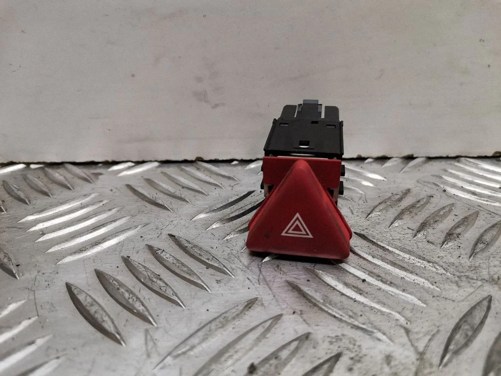 Hazard light switch 1K0953509A