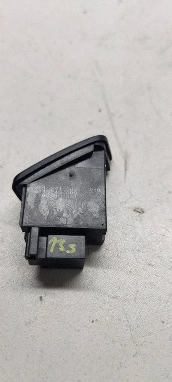 Hazard light switch 8k1941509