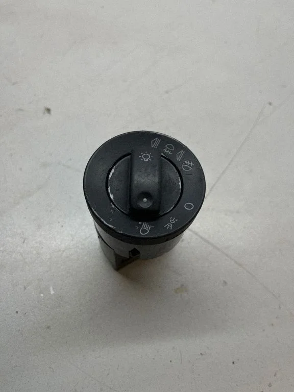 Light switch – Audi A4 S4 B7 8E 8H (2005-2008)