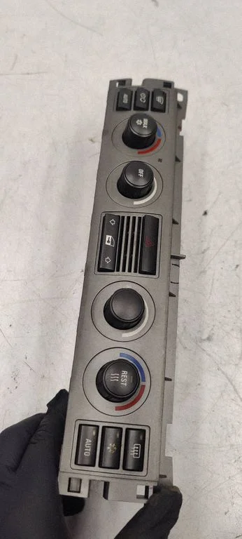 Climate control unit 6942979