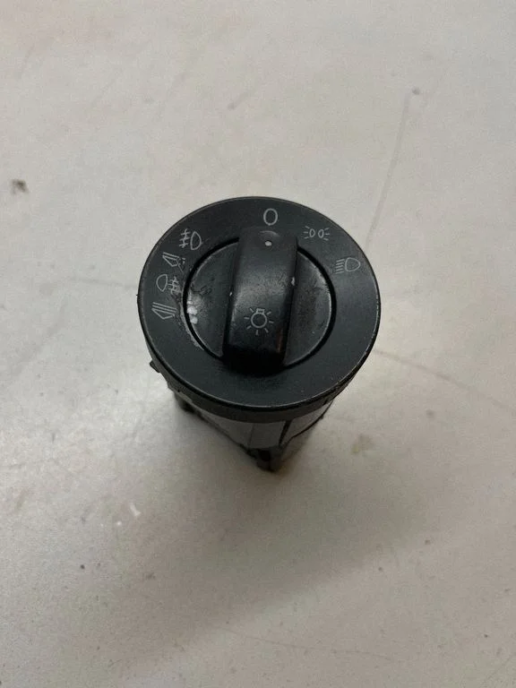Light switch – Audi A4 S4 B6 8E 8H (2001-2005)