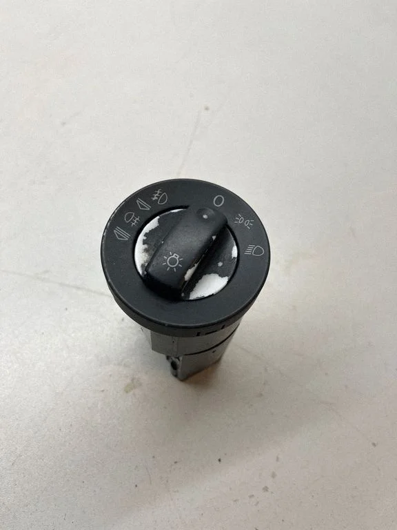 Light switch – Audi A6 Allroad C6 (2006-2011)