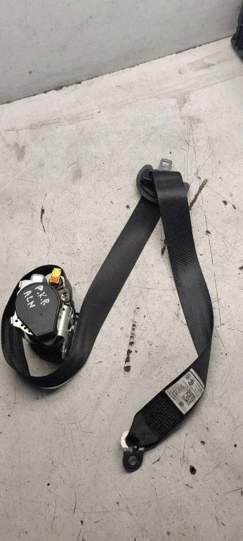 Front seatbelt 7N2857705
