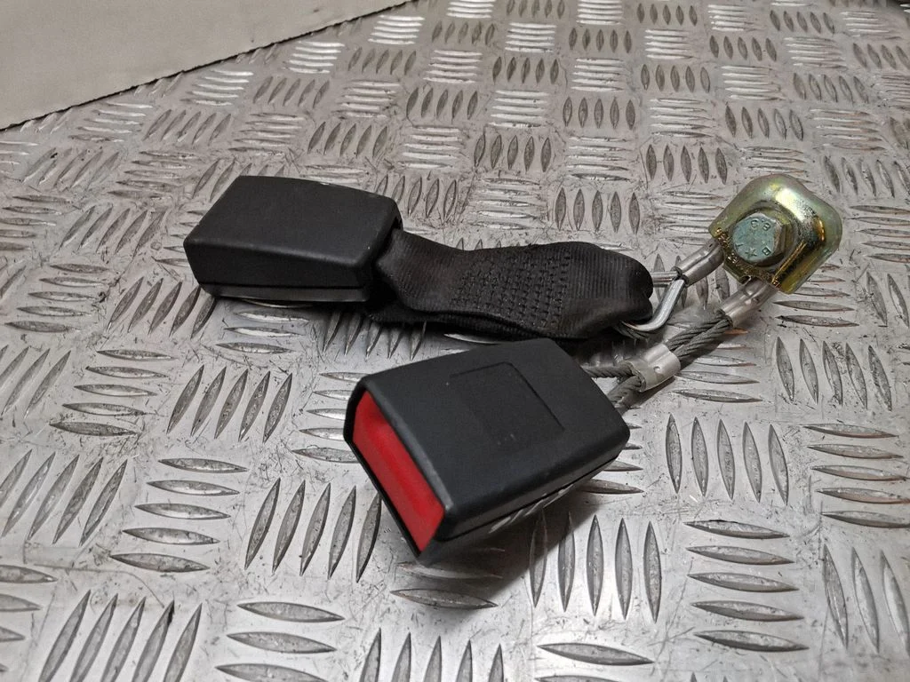 Tagumise turvavöö pannal – Volkswagen Phaeton (2002-2016)